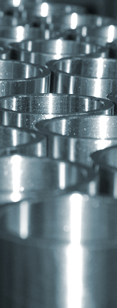 Detalhe de peças de alumínio cilíndricas